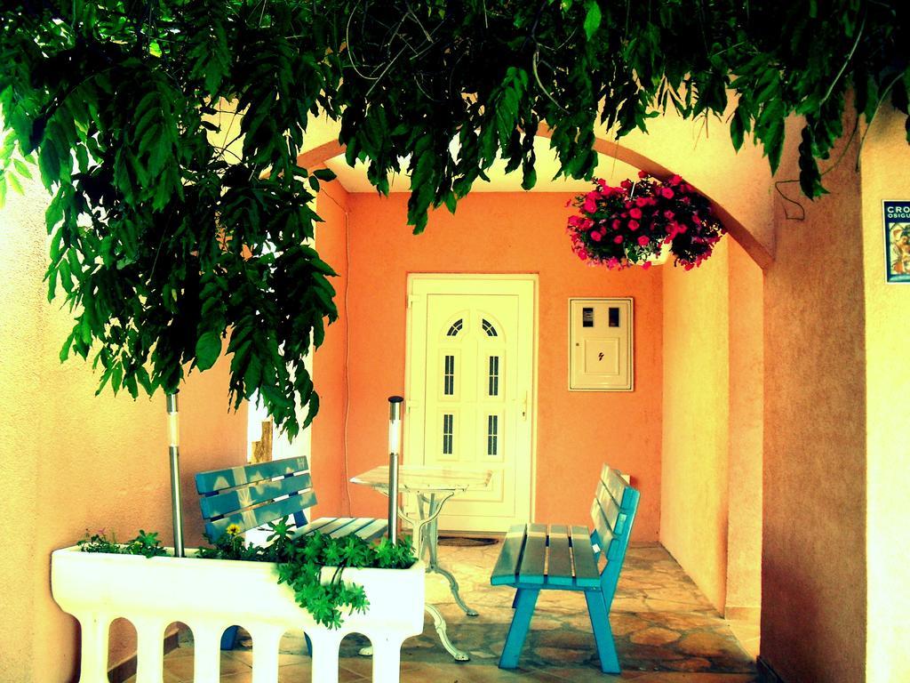 Ivo Apartments Rogoznica  Rom bilde